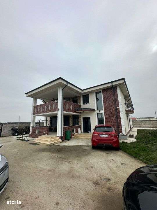 Inchiriere Apartament 5 camere/gradina 1000 mp Buda Ilfov - Imagine principală: 1/11