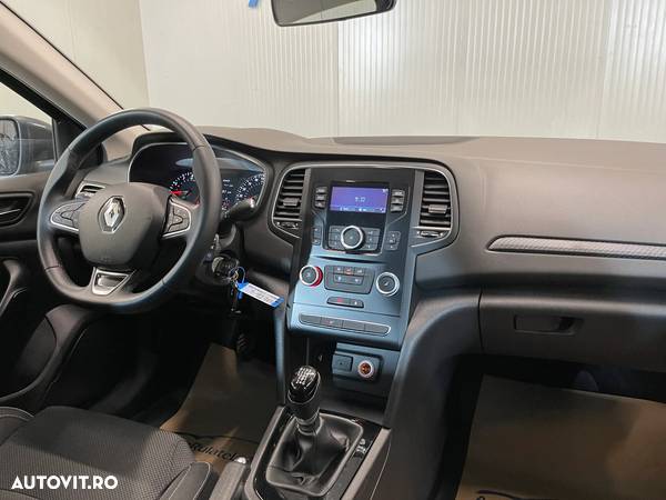 Renault Megane TCe 140 GPF Life - 8