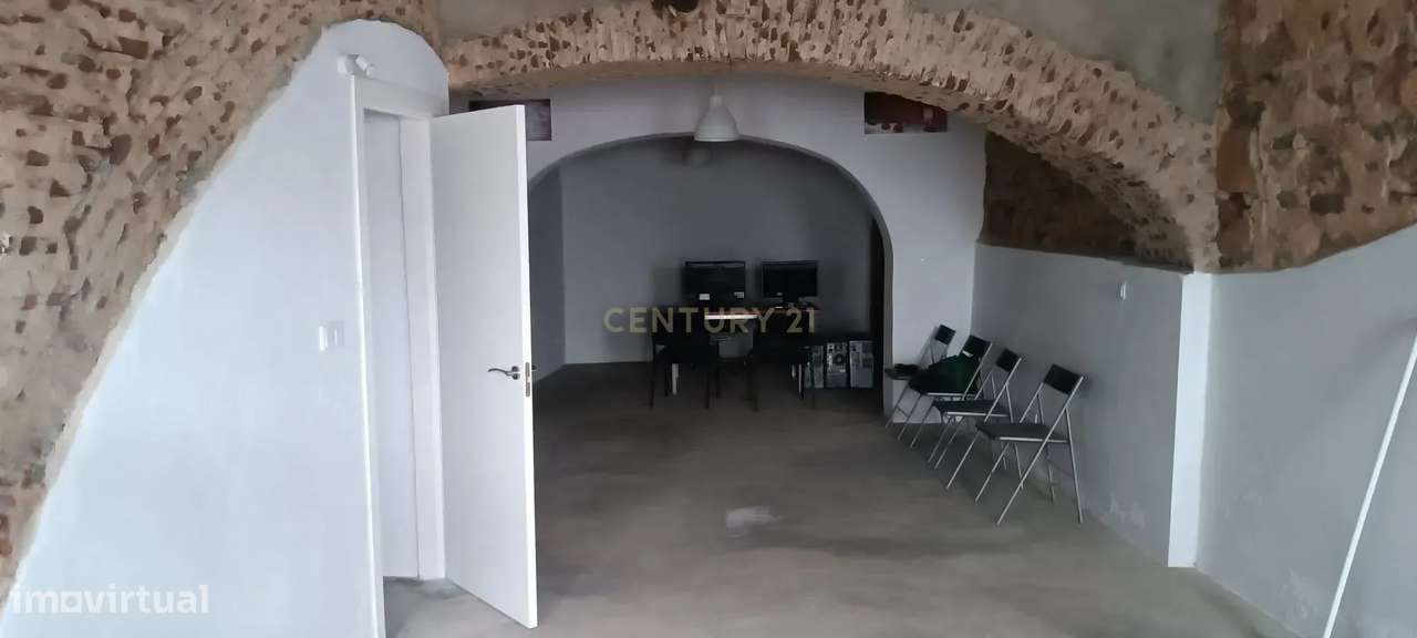 Prédio no Centro Histórico de Elvas (Alentejo / Portugal) - Grande imagem: 2/36