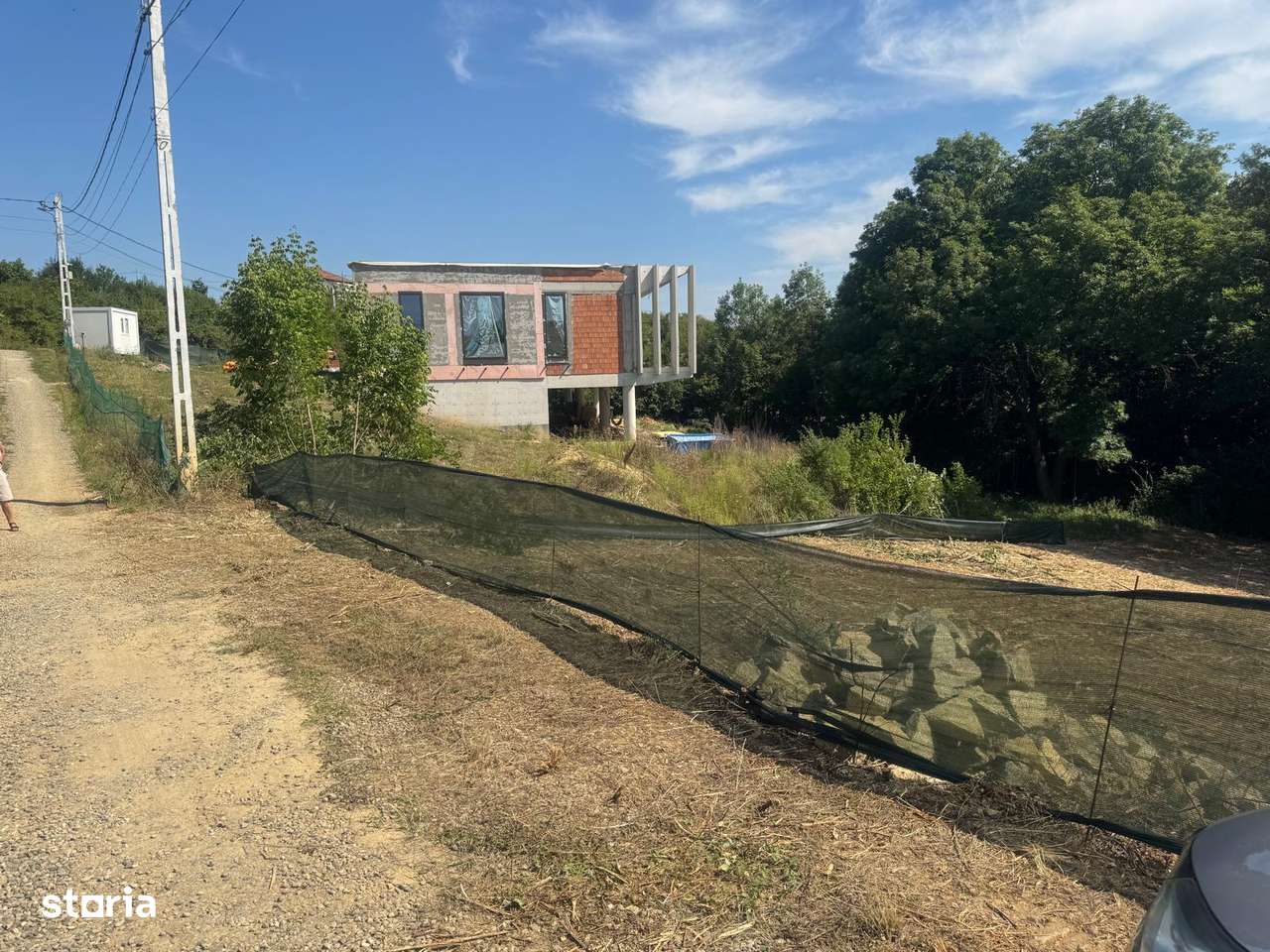 1000 mp Bucium spre Barnova , in padure , intre vile noi-2