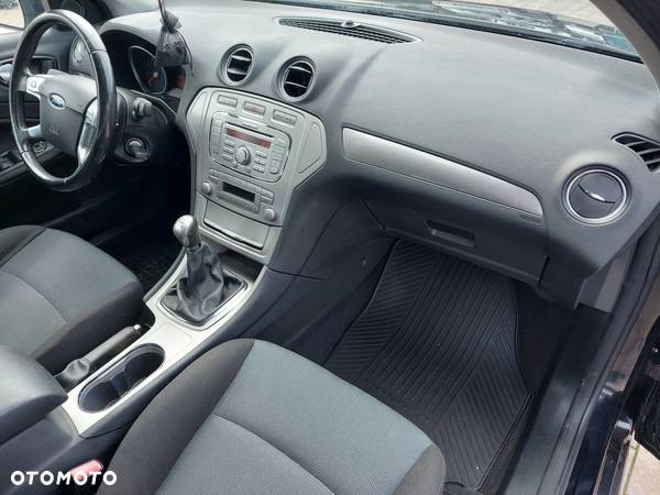 Ford Mondeo 1.6 Ambiente - 23