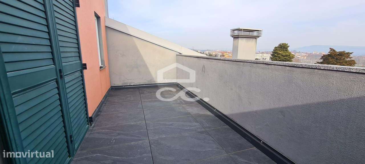 Vivenda de luxo com piscina e vistas deslumbrantes a minutos do centro-39