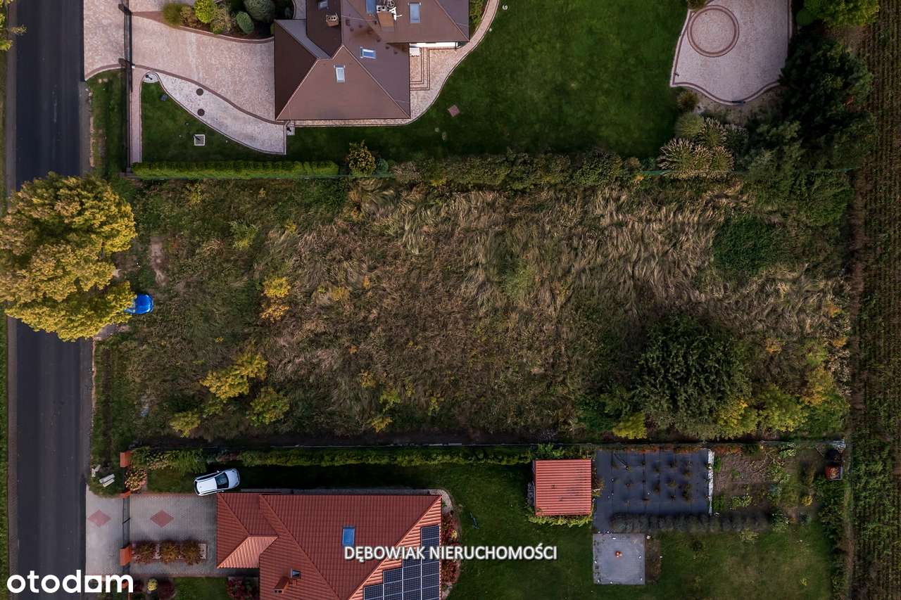 Obszerna działka budowlana-10