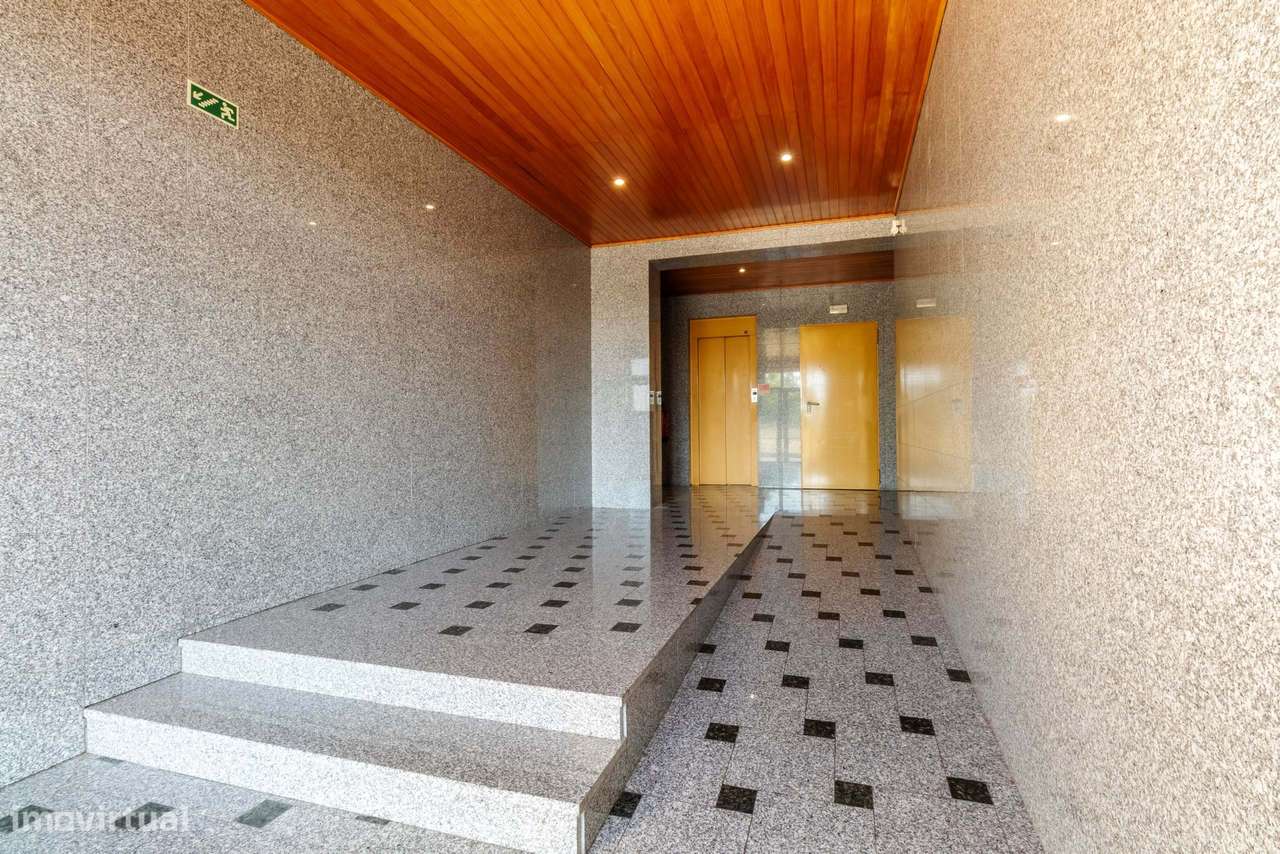 Apartamento T3 c/ Garagem Box, 5 Varandas e 2 Wcs na Golegã, Santarém - Grande imagem: 3/48