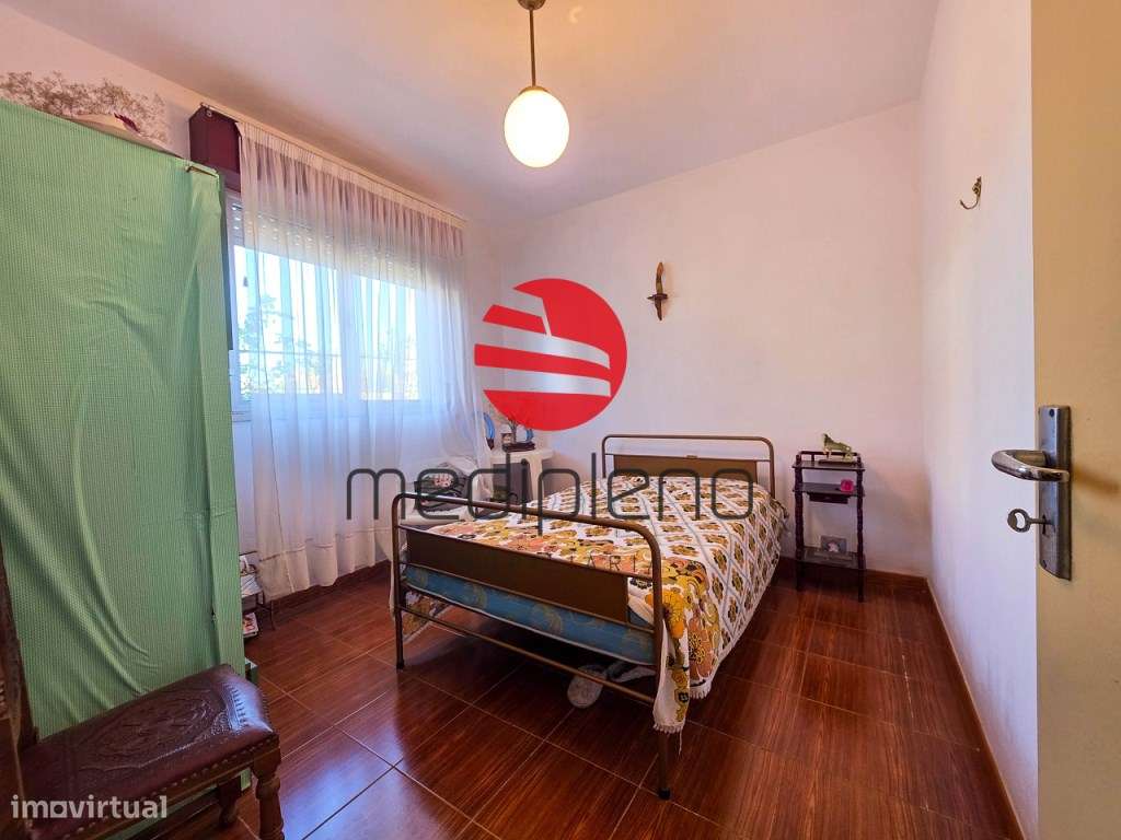 MORADIA T4 C/ GARAGEM-11