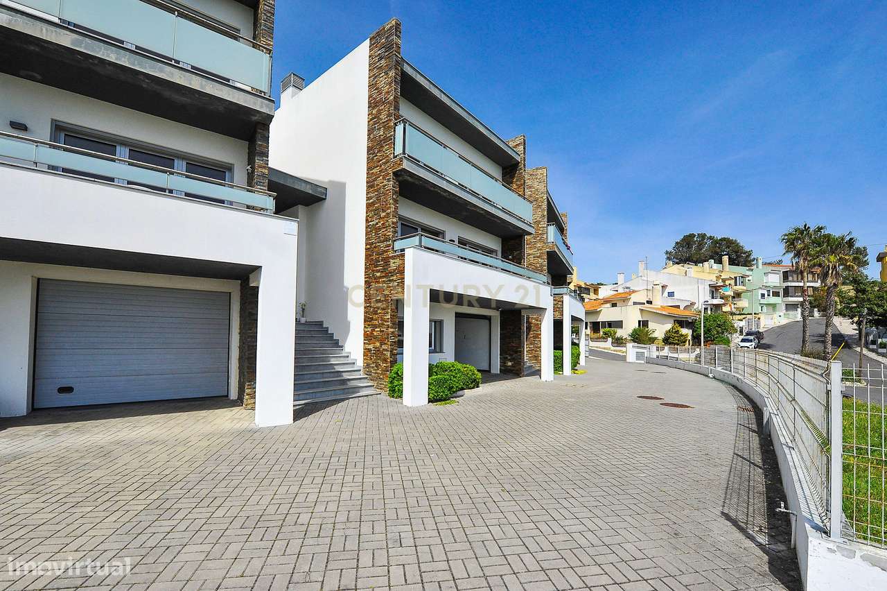 Moradia T3+1 Alto da Parede, em Condomínio Fechado com Vista Mar - Grande imagem: 4/38