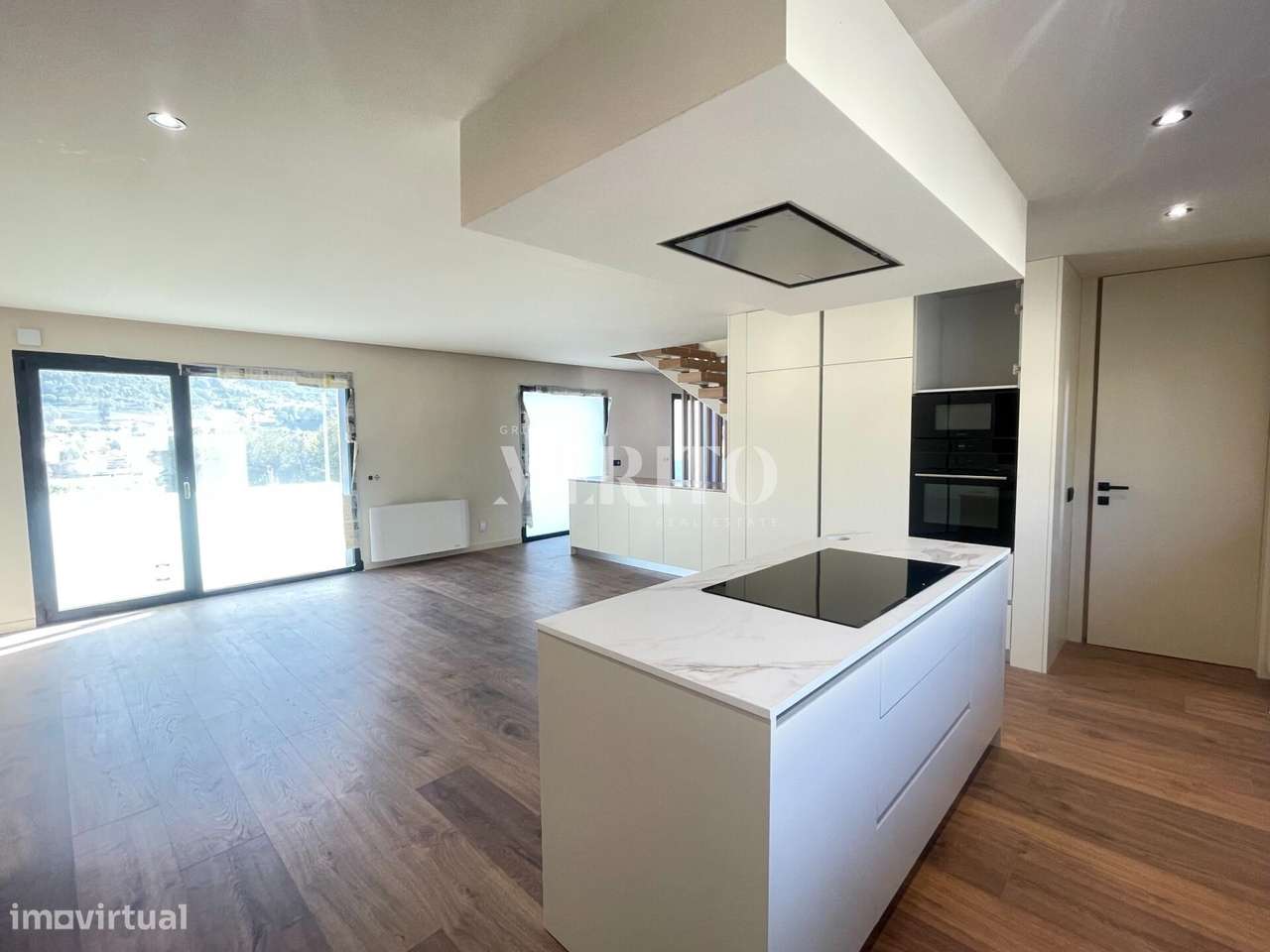 Moradia Gaveto com 3 Suites - Grande imagem: 2/30