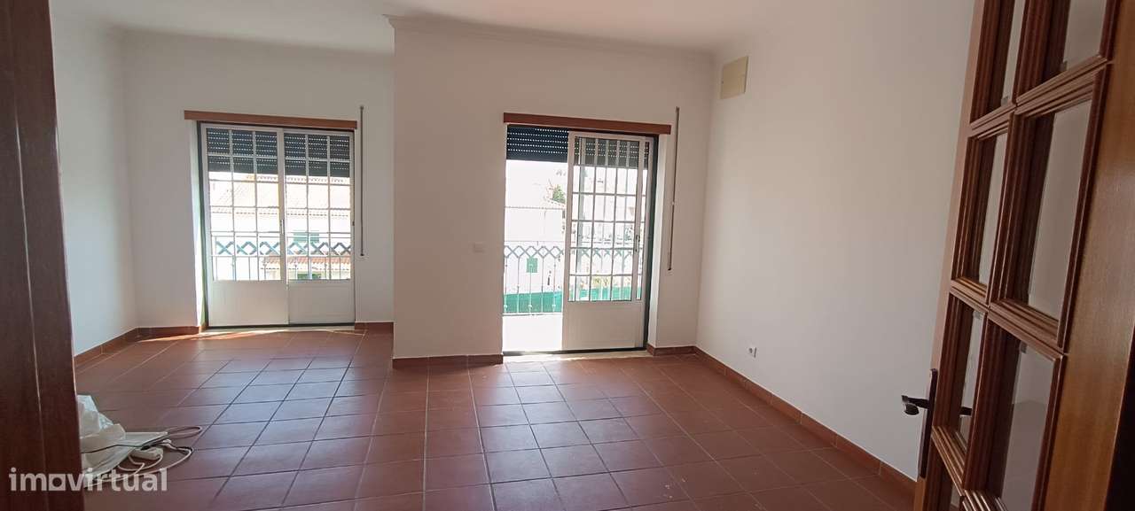Magnifico apartamento T3 com garagem!-5