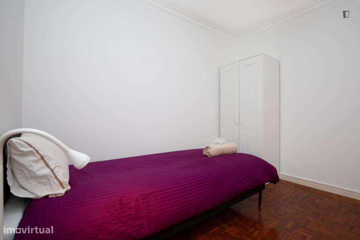 Quarto - localizado em Sete Rios Lisbon - Grande imagem: 3/10