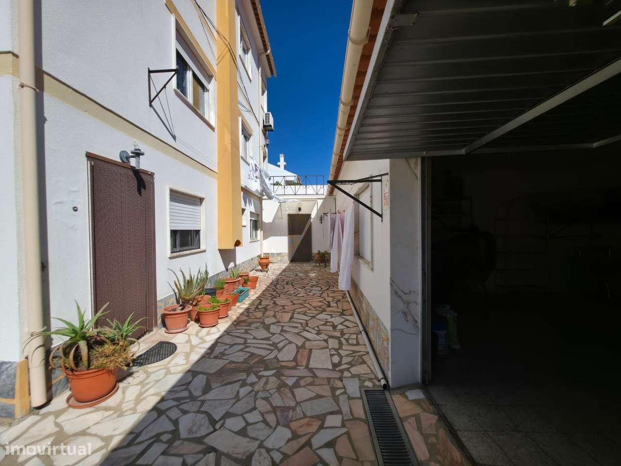 Prédio com 3 andares com utilização independente – Vendas Novas-40