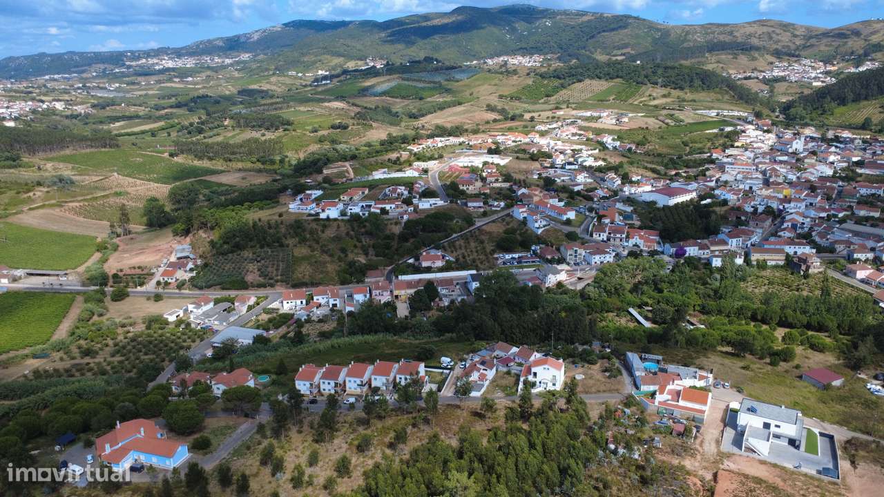 Terreno Urbano com Vista Desafogada - Vilar-18