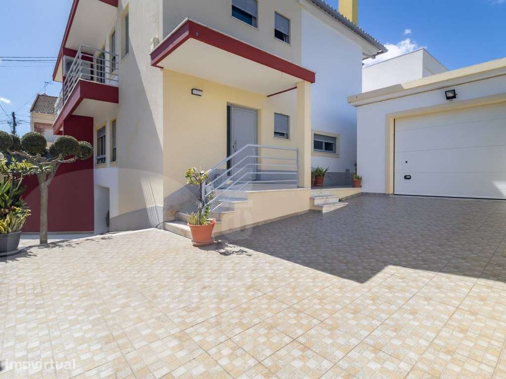 Moradia recente T3 | com Cave, Garagem e Espaço Exterior | Cavaquin... - Grande imagem: 3/37