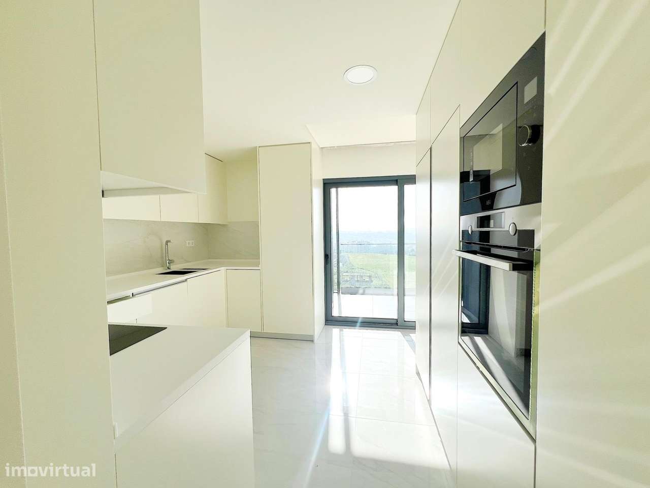 T2 novo c/ estacionamento e varanda - URBANIZAÇÃO MOINHOS DO...-16