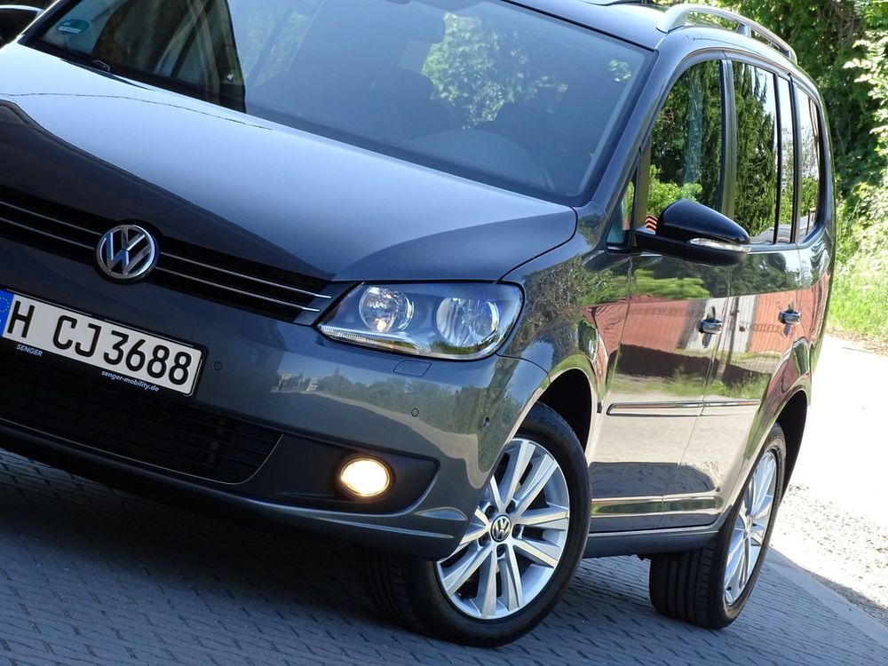 Volkswagen Touran II 1.6 TDI DPF BlueMotion Technology DSG STYLE 2011