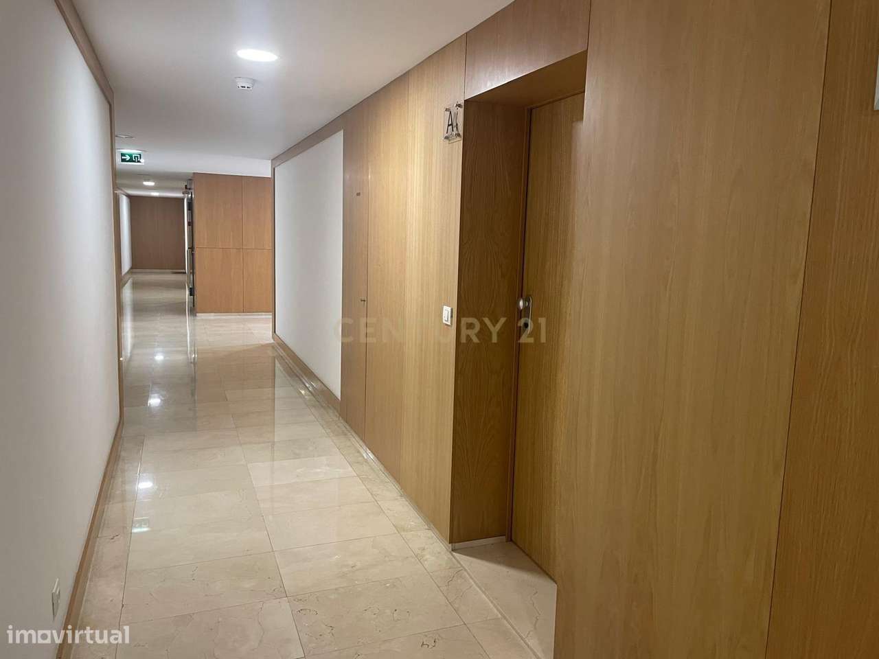 T1 na Alta de Lisboa com parqueamento e arrecadação - Grande imagem: 4/17