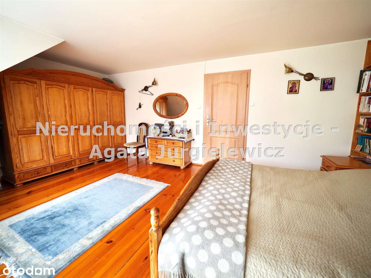 Szereg środkowy, 4 pokoje + strych użytkowy!-5