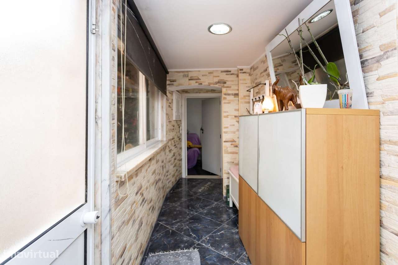 Moradia independente na Rua da Escola Nova-17