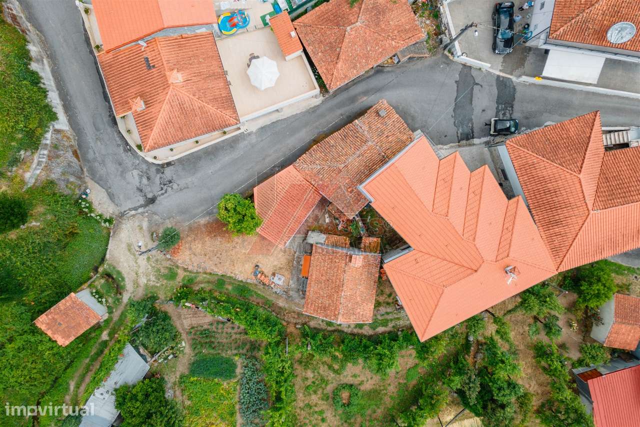 DUAS MORADIAS E ANEXO EM REVELHE - FAFE!-18