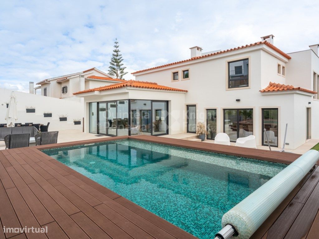 Moradia T4+1 com jardim e piscina na Quinta da Moura, Oeiras - Grande imagem: 1/51