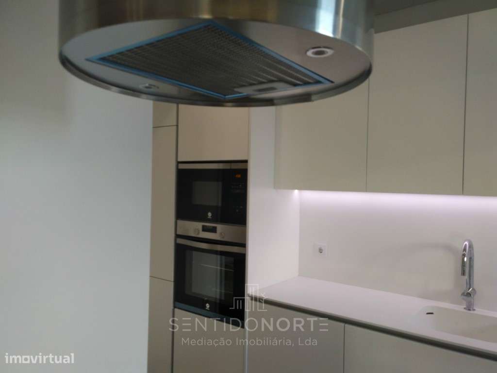 Apartamento T4 junto à Rotunda da Boavista-7