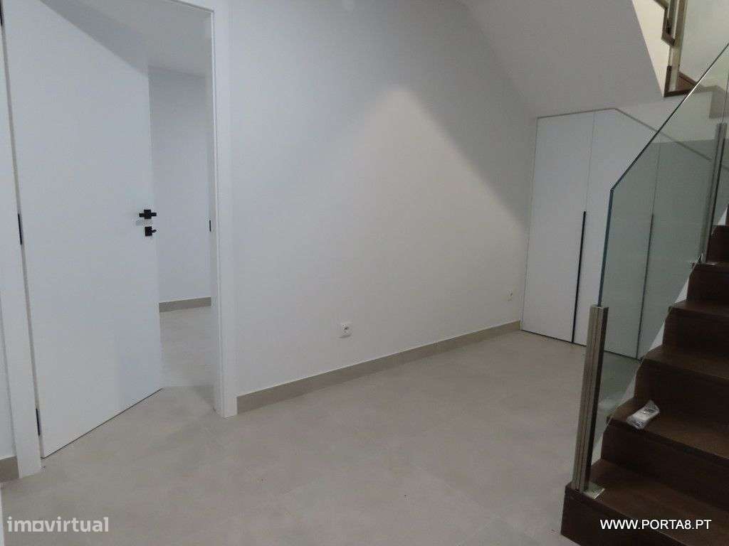 Moradia T3 em Condomínio Fechado – Nossa Senhora de Encarnação-33
