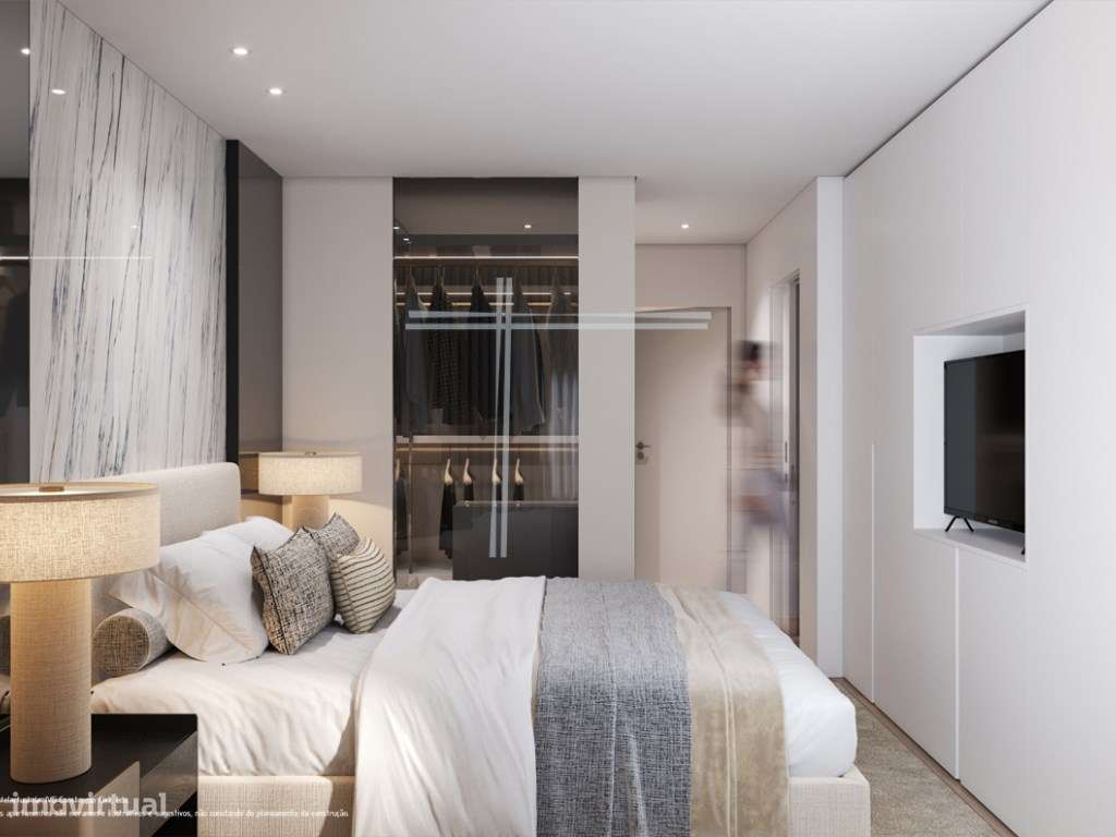 Apartamento T3, com varanda e parqueamento - Feijó-5