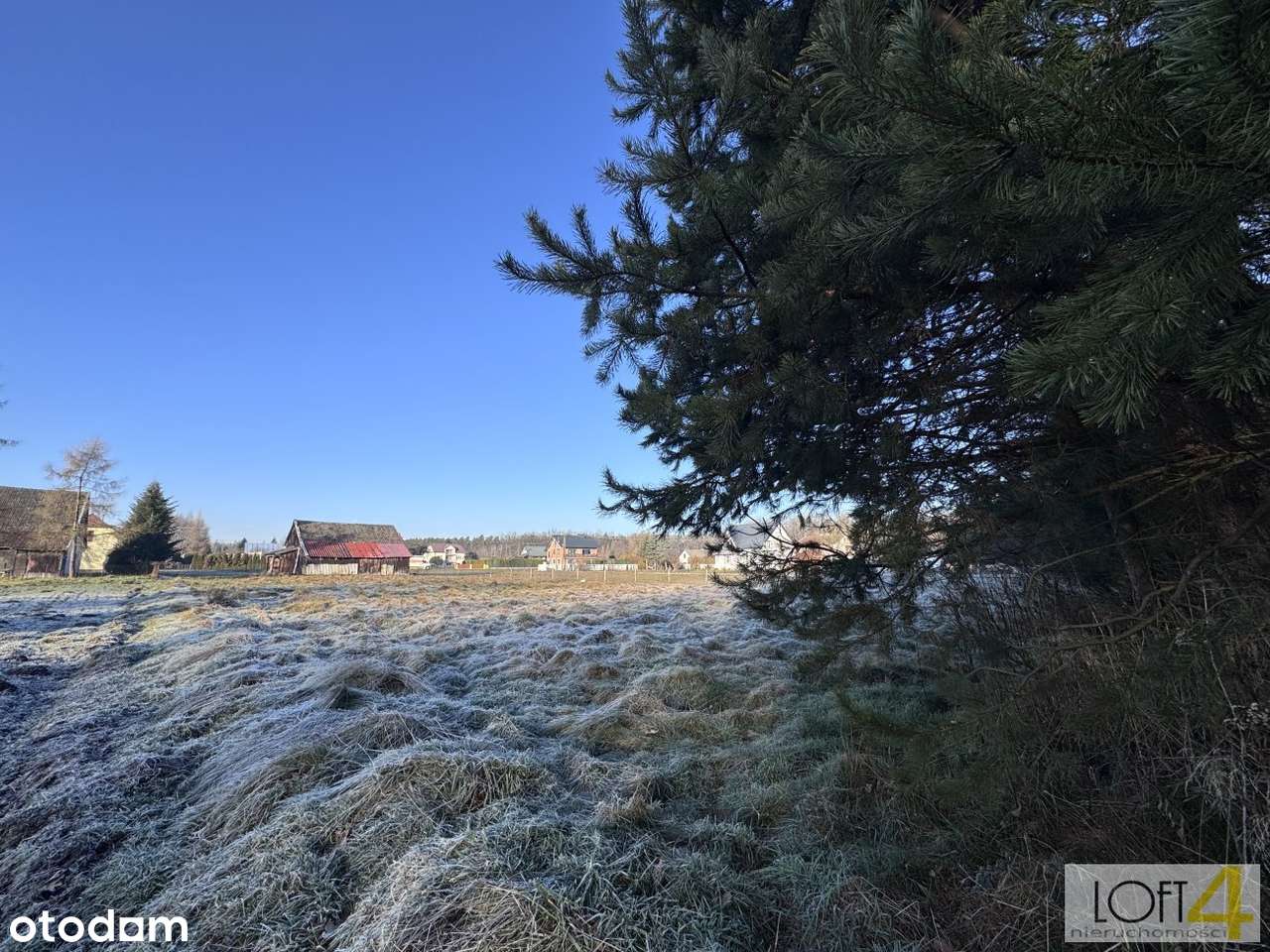 Wyjątkowa, uzbrojona działka pod lasem.-0