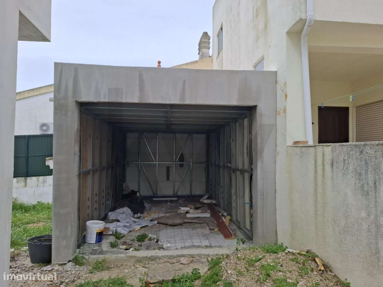 Lote de terreno com projecto de construção em curso | Moradia T3 isola-6