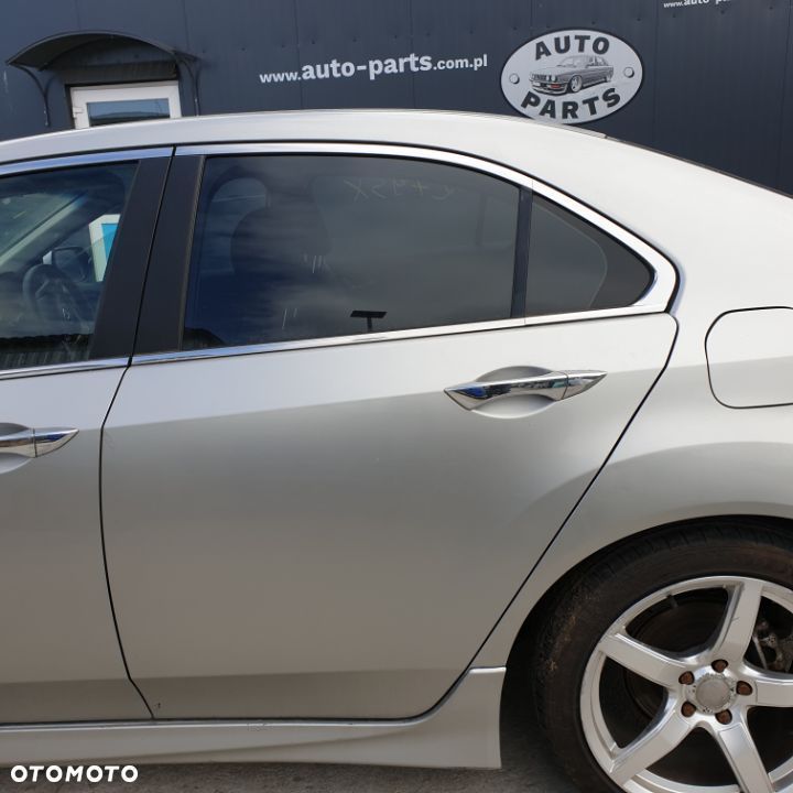 HONDA ACCORD VIII DRZWI LEWY TYL NH743M 08R - 1