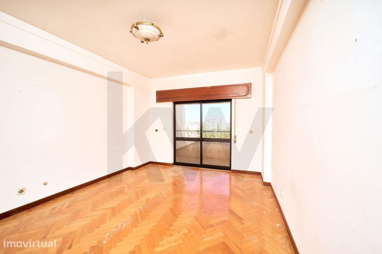Penthouse Duplex T5 com Vista Desafogada e Excelente Potencial na Quin-9