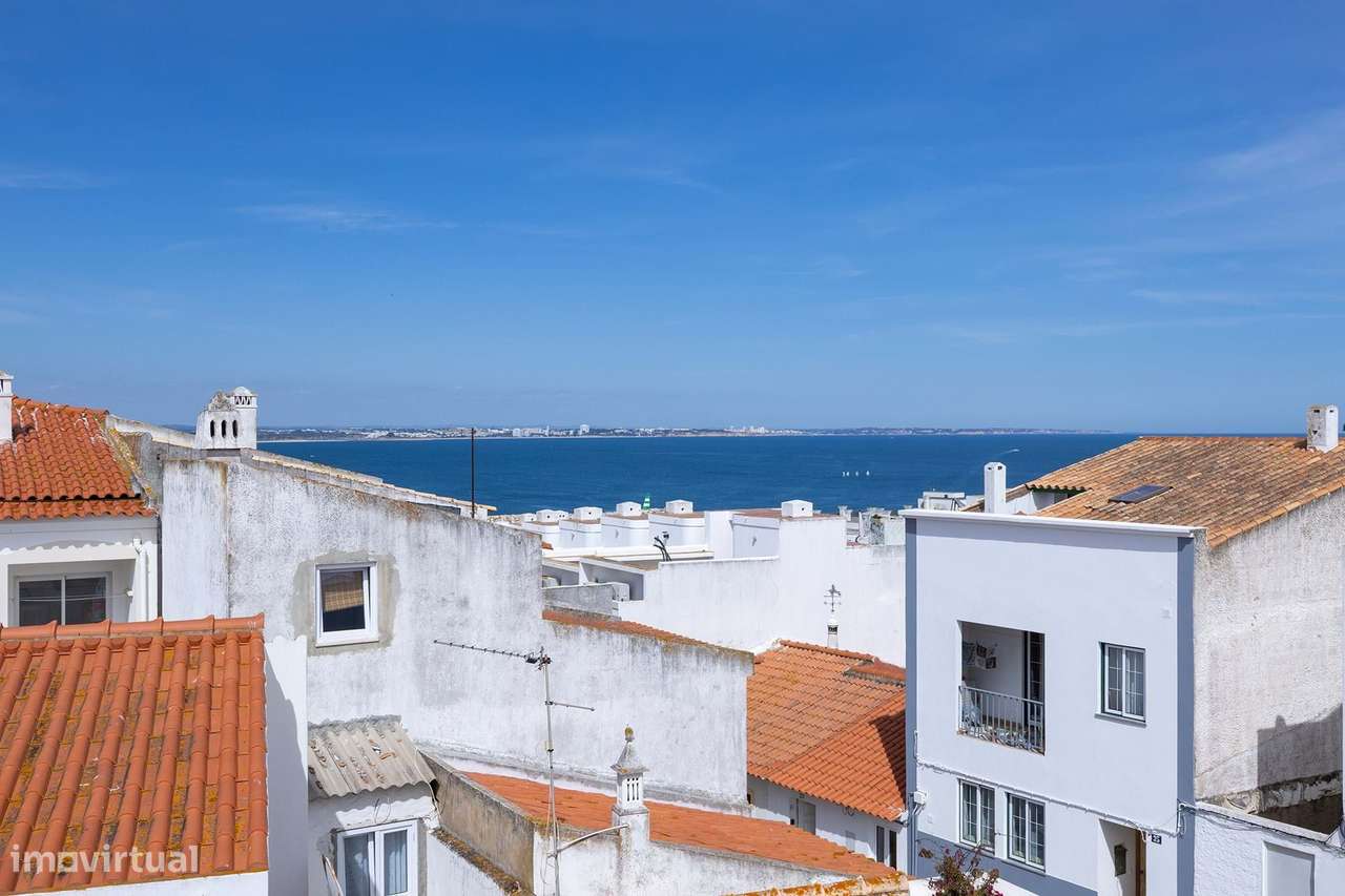 ACOLHEDORA MORADIA COM VISTA MAR PARA VENDA NO CENTRO HISTÓRICO DE LAG - Grande imagem: 4/27
