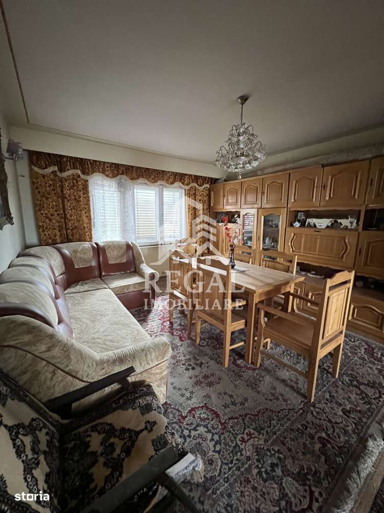 PRET NOU - Casă de vânzare – construcție solidă și spațioasă - Imagine principală: 3/18