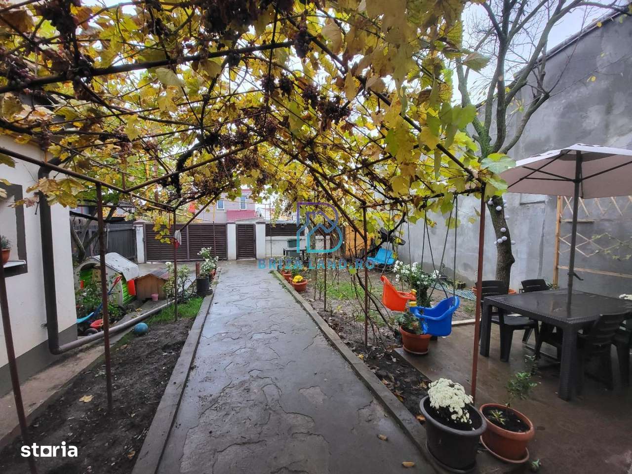 Soseaua Chitilei, zona Crusovat, casa 4 camere, doua bai, teren 259mp-1