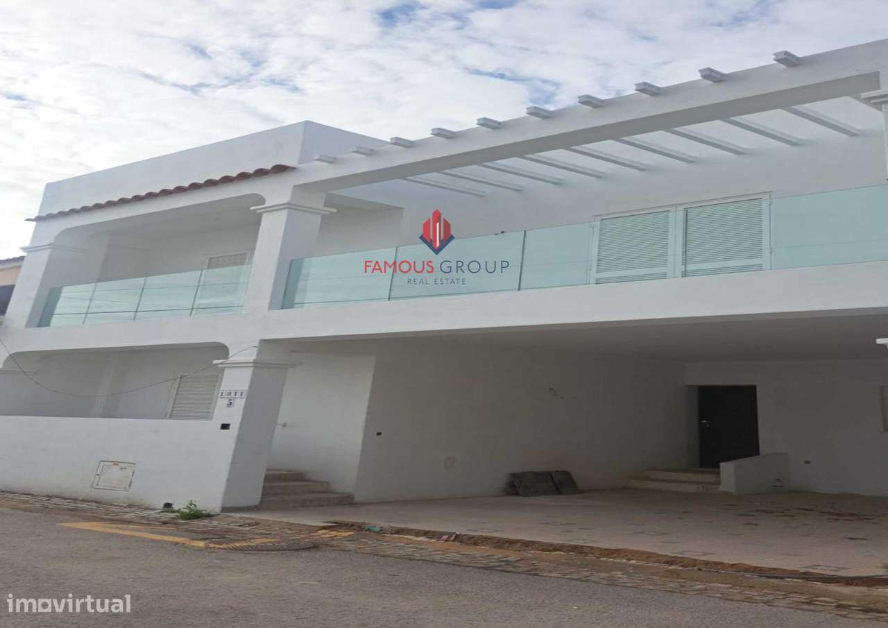 Moradia T5 totalmente remodelada - Montes de Alvor - Grande imagem: 2/14