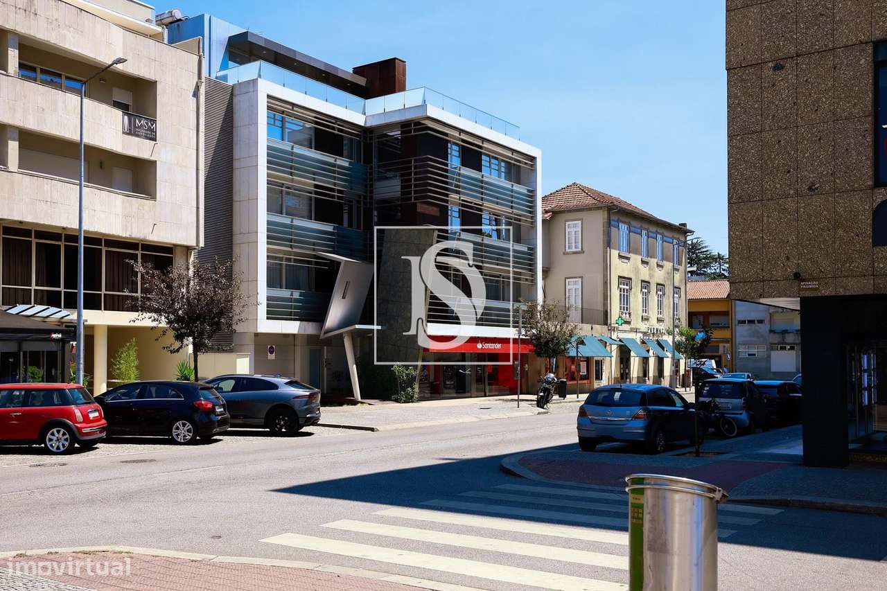 Apartamento c/ TERRAÇO no centro da cidade de BARCELOS!-44