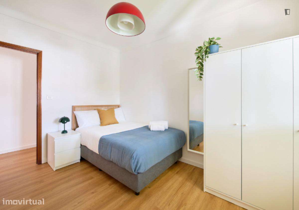 Quarto - localizado em Benfica Lisbon - Grande imagem: 2/24