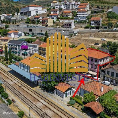 PRÉDIO  3 PISOS FRENTE ESTAÇÃO COMBOIOS PINHÃO - DOURO