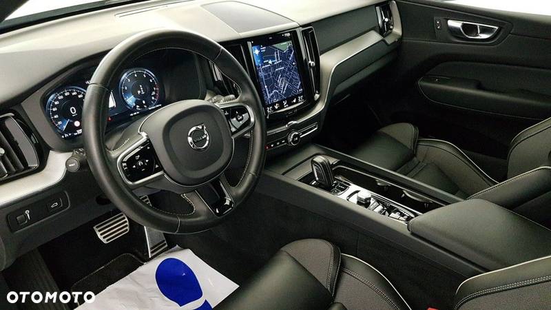 Volvo XC 60 B4 B R-Design - 17