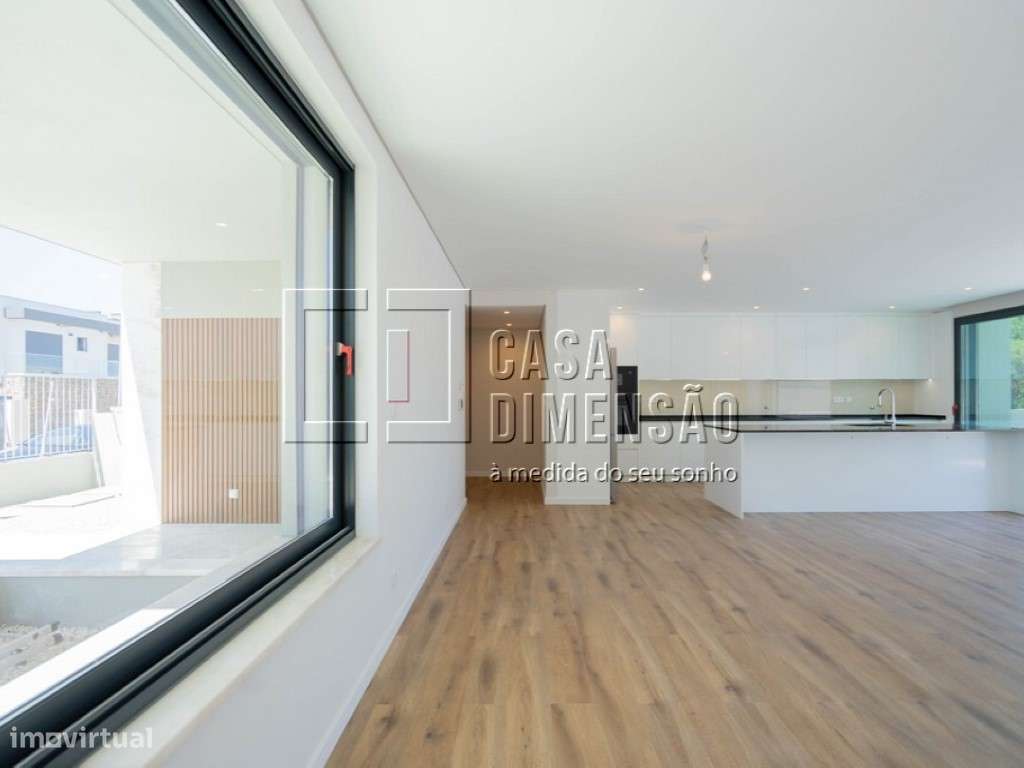 Moradia de Arquitectura Moderna de tipologia T3+1 em Oeiras com Pis... - Grande imagem: 5/60