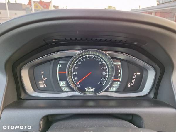Volvo XC 60 D4 Drive-E Momentum - 31