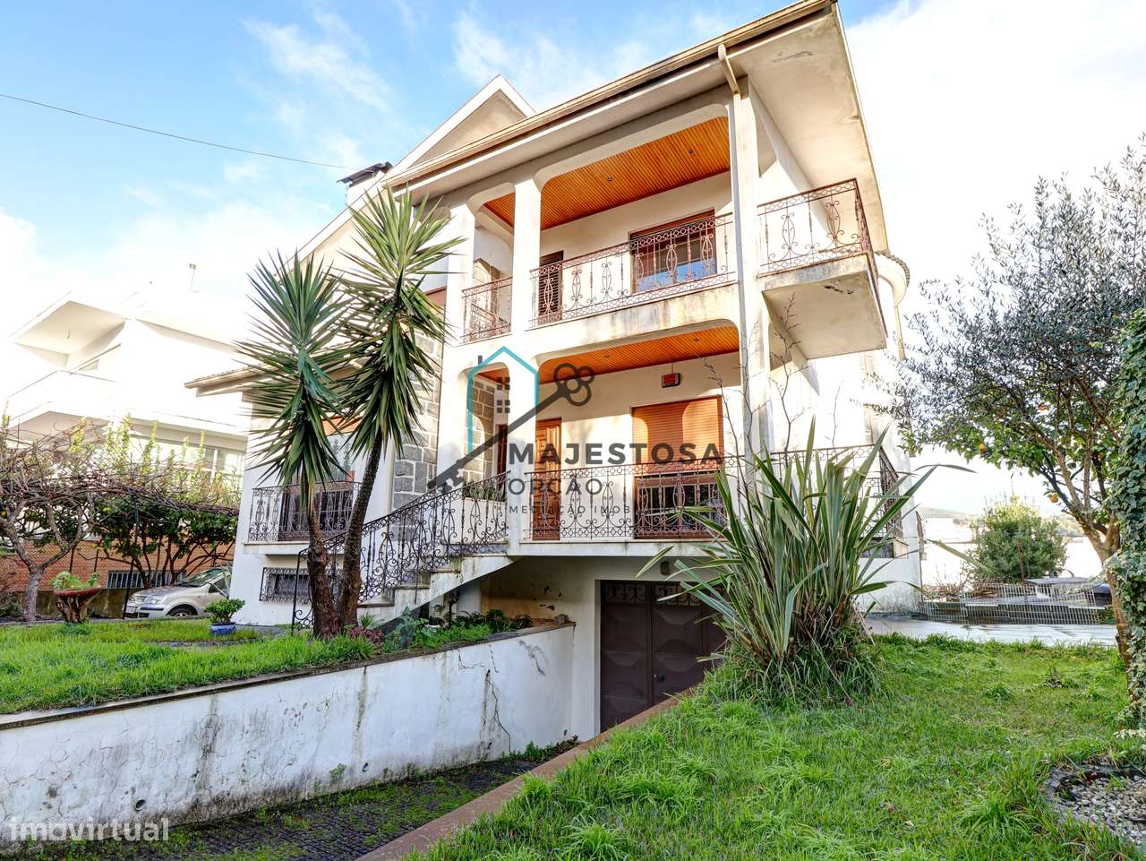 Moradia T5 com Piscina na Rua Padre Cruz, Maximinos-37