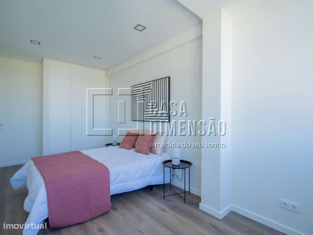 Apartamento T3 com Varanda em Benfica - Totalmente Mobilado e Pront...-43