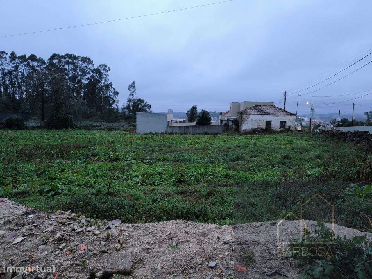 Terreno 775m2 p/ moradia 3 FRENTES térrea / dois pisos. Folgosa,Maia,-9