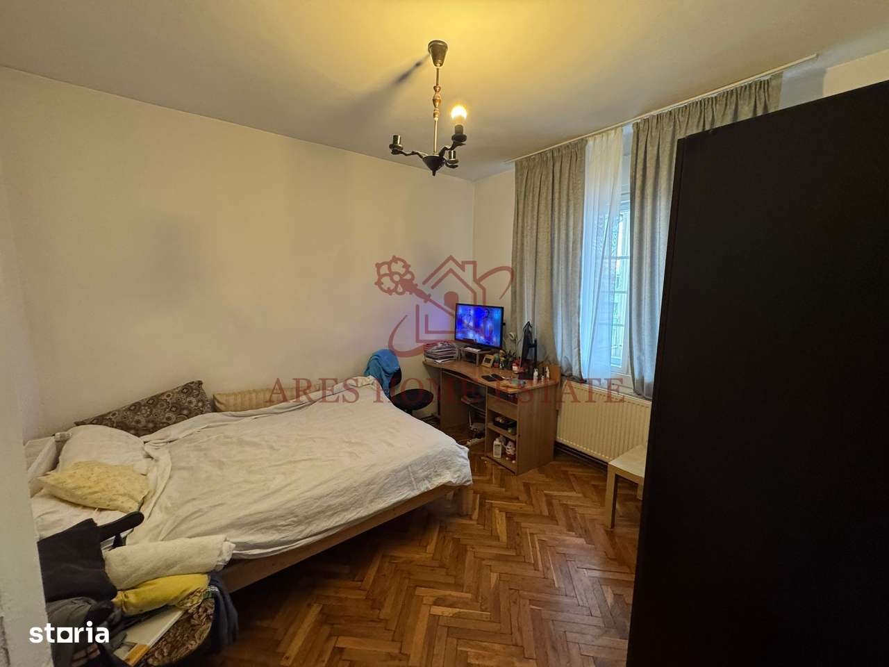 Investiție cu potențial: 2 apartamente + mansardă – Comison 0-6