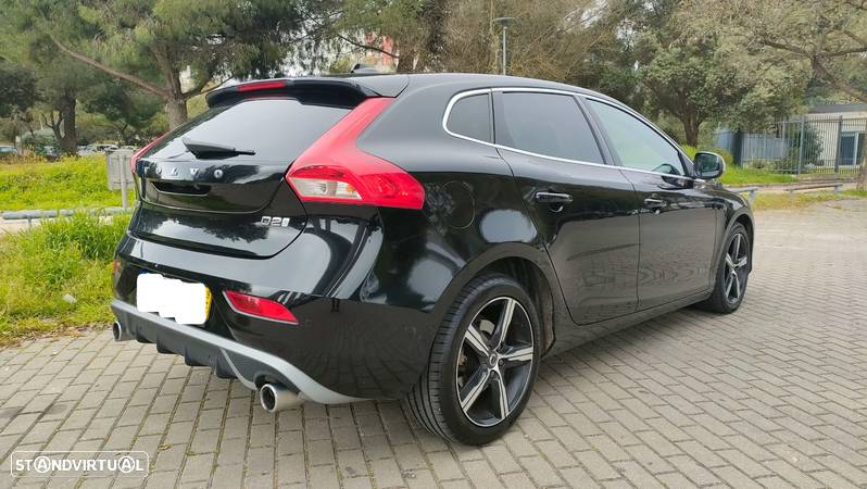 Volvo V40 2.0 D2 R-Design Geartronic - 1