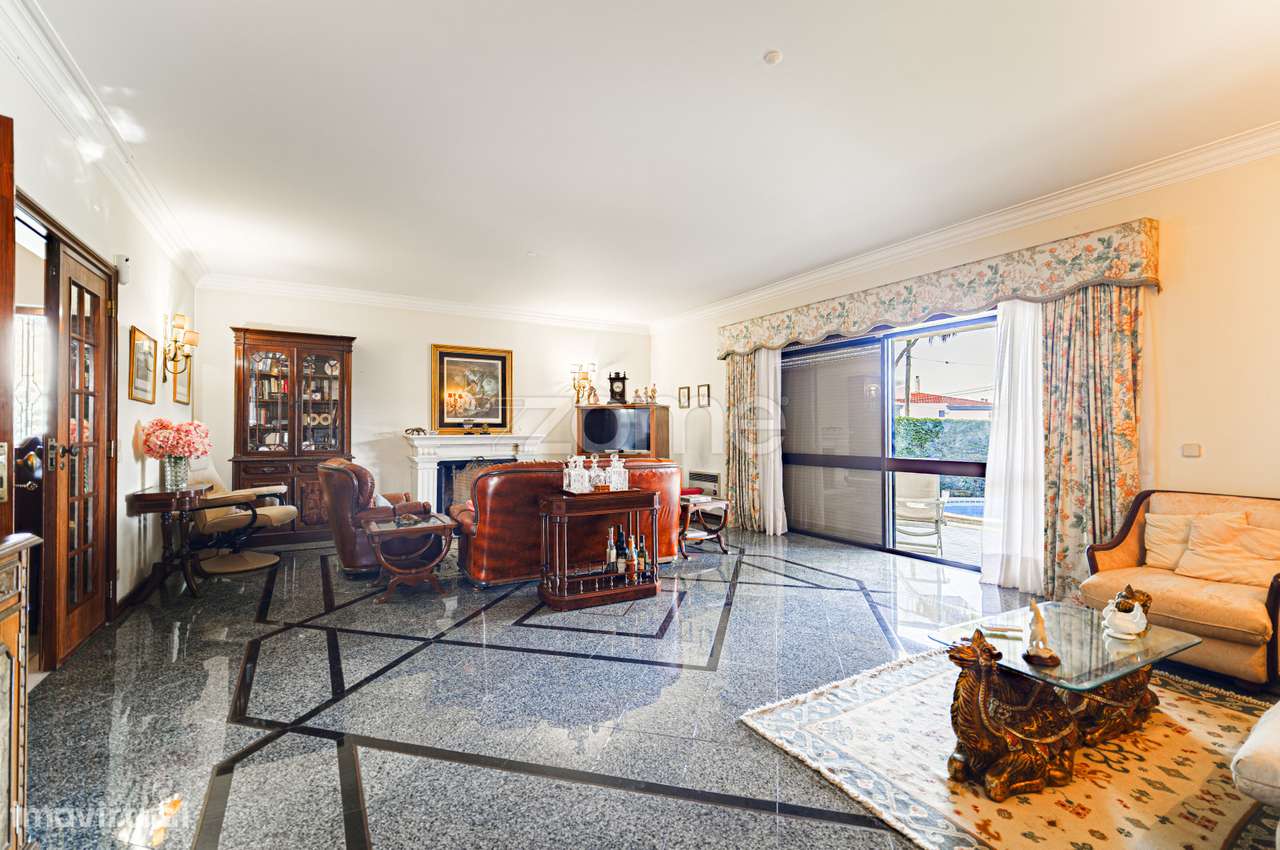 Moradia Isolada com Jardim e Piscina no Centro de Birre – Cascais - Grande imagem: 5/28