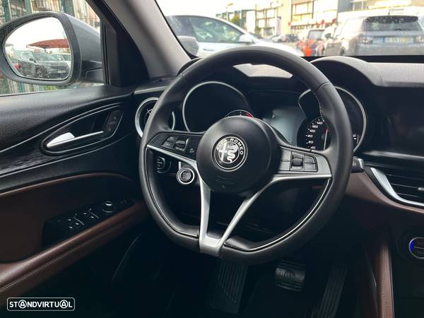 Alfa Romeo Stelvio 2.2 D Super AT8 - 8