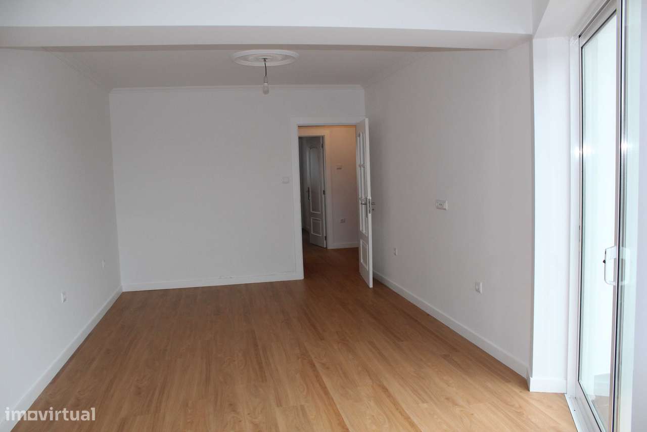 Moradia T2+1, Porto, Lousada, Lustosa e Barrosas (Santo Estêvão) - Grande imagem: 5/20