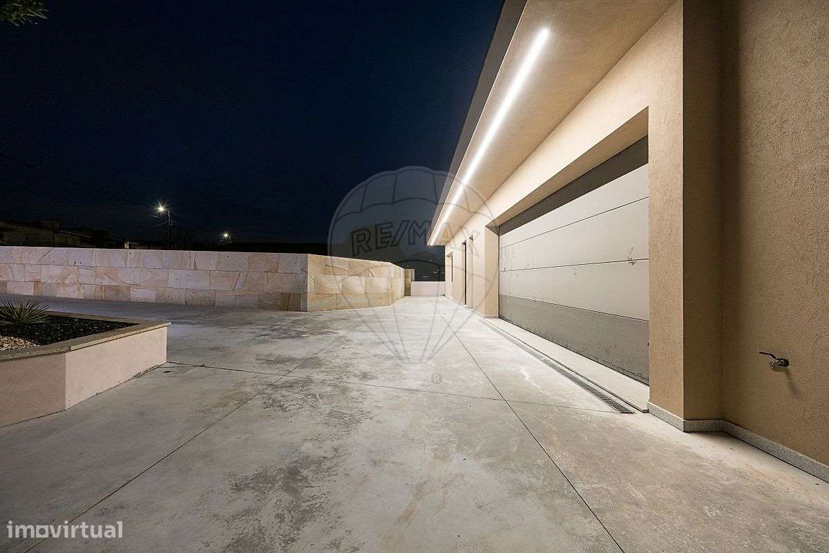 Moradia T3 para venda - Grande imagem: 2/38