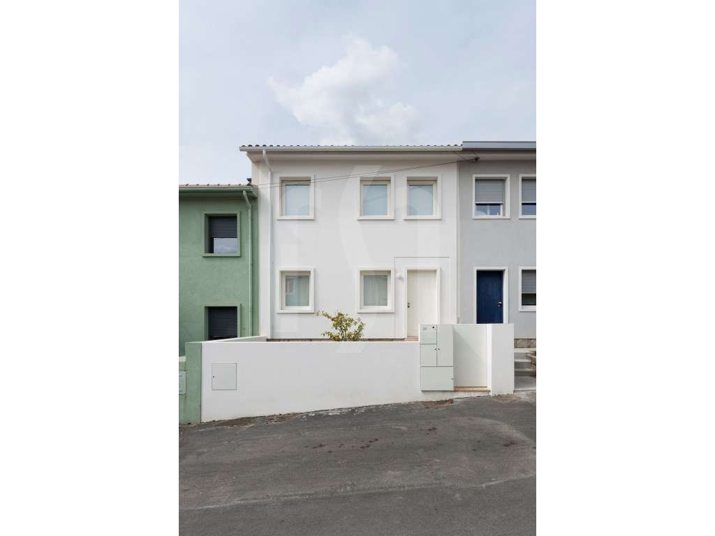 Moradia T4 em Banda no Bairro António Aroso | Porto-2